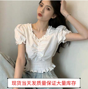 现货2023夏季法式V领泡泡袖衬衫女设计感收腰显瘦荷叶边短款上衣